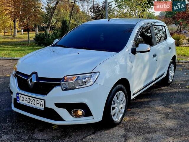 Білий Рено Сандеро, об'ємом двигуна 0.9 л та пробігом 13 тис. км за 9650 $, фото 7 на Automoto.ua