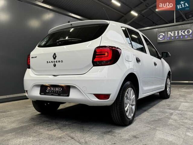 Белый Рено Сандеро, объемом двигателя 1.5 л и пробегом 73 тыс. км за 8500 $, фото 14 на Automoto.ua