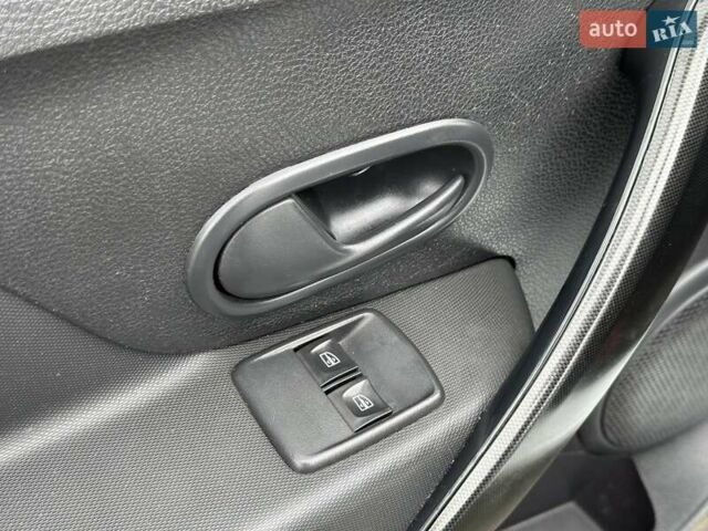 Белый Рено Сандеро, объемом двигателя 1 л и пробегом 168 тыс. км за 6290 $, фото 15 на Automoto.ua