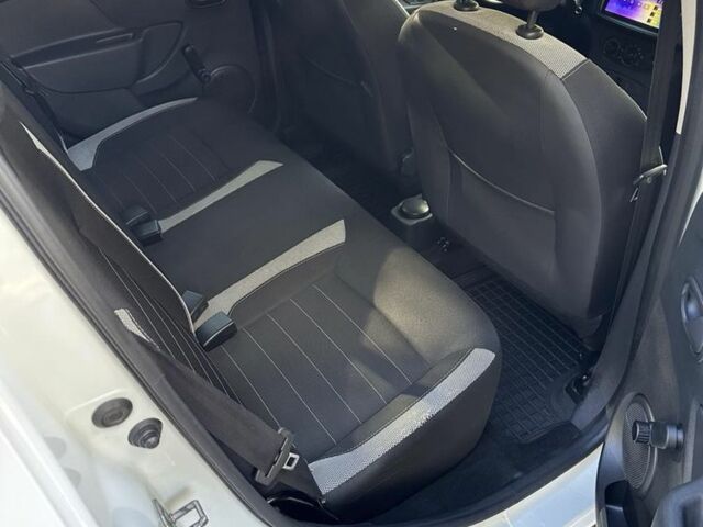 Білий Рено Сандеро, об'ємом двигуна 0.9 л та пробігом 57 тис. км за 9500 $, фото 8 на Automoto.ua