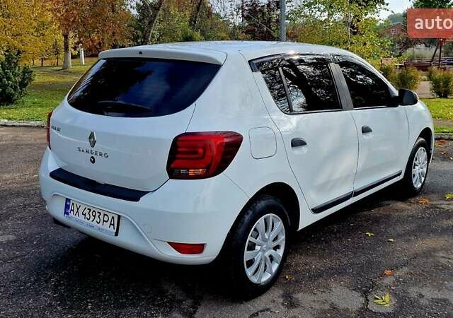 Белый Рено Сандеро, объемом двигателя 0.9 л и пробегом 13 тыс. км за 9870 $, фото 16 на Automoto.ua