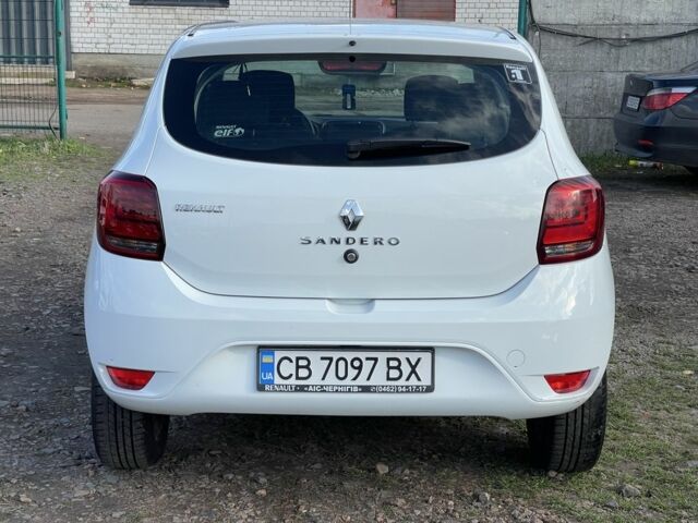 Білий Рено Сандеро, об'ємом двигуна 1 л та пробігом 31 тис. км за 8900 $, фото 4 на Automoto.ua