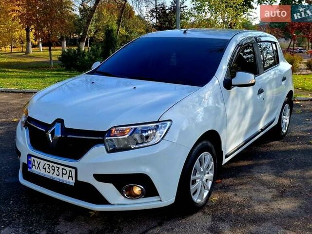 Білий Рено Сандеро, об'ємом двигуна 0.9 л та пробігом 13 тис. км за 9650 $, фото 2 на Automoto.ua