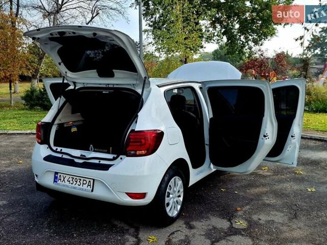 Білий Рено Сандеро, об'ємом двигуна 0.9 л та пробігом 13 тис. км за 9650 $, фото 39 на Automoto.ua