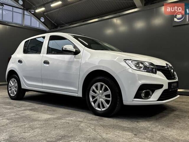 Белый Рено Сандеро, объемом двигателя 1.5 л и пробегом 73 тыс. км за 8500 $, фото 21 на Automoto.ua