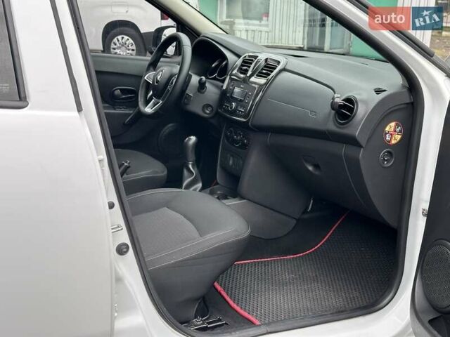 Белый Рено Сандеро, объемом двигателя 1 л и пробегом 168 тыс. км за 6290 $, фото 19 на Automoto.ua