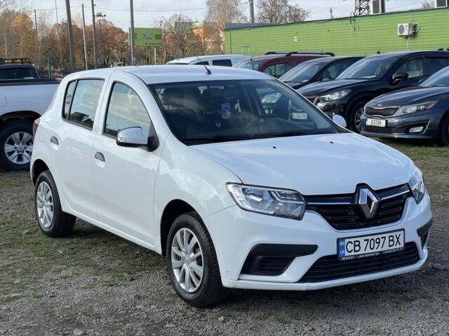 Білий Рено Сандеро, об'ємом двигуна 1 л та пробігом 31 тис. км за 8900 $, фото 2 на Automoto.ua