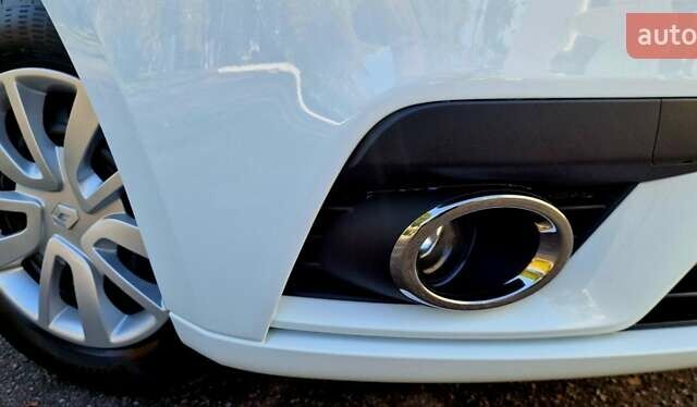 Белый Рено Сандеро, объемом двигателя 0.9 л и пробегом 13 тыс. км за 9870 $, фото 25 на Automoto.ua