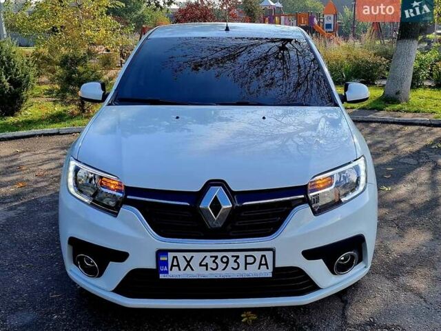 Білий Рено Сандеро, об'ємом двигуна 0.9 л та пробігом 13 тис. км за 9650 $, фото 11 на Automoto.ua