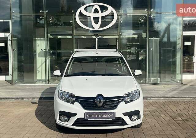 Білий Рено Сандеро, об'ємом двигуна 1.46 л та пробігом 80 тис. км за 8339 $, фото 4 на Automoto.ua