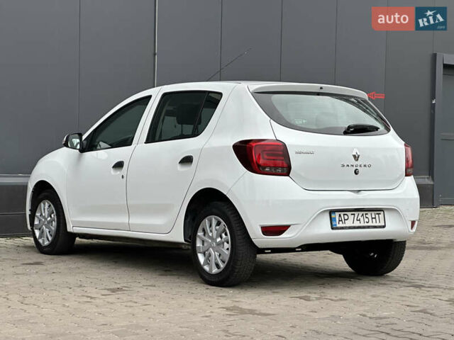 Белый Рено Сандеро, объемом двигателя 1.5 л и пробегом 118 тыс. км за 8900 $, фото 4 на Automoto.ua