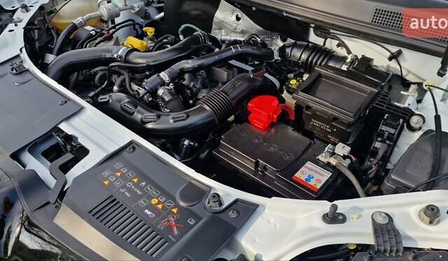 Белый Рено Сандеро, объемом двигателя 0.9 л и пробегом 13 тыс. км за 9870 $, фото 53 на Automoto.ua