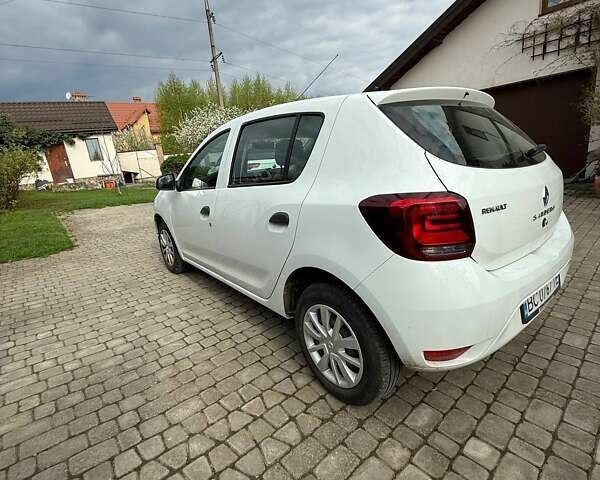 Белый Рено Сандеро, объемом двигателя 1 л и пробегом 60 тыс. км за 8200 $, фото 7 на Automoto.ua