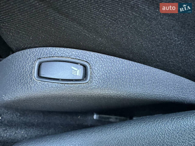 Білий Рено Сандеро, об'ємом двигуна 1.46 л та пробігом 135 тис. км за 8000 $, фото 13 на Automoto.ua