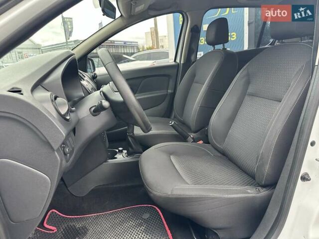 Белый Рено Сандеро, объемом двигателя 1 л и пробегом 168 тыс. км за 6290 $, фото 14 на Automoto.ua