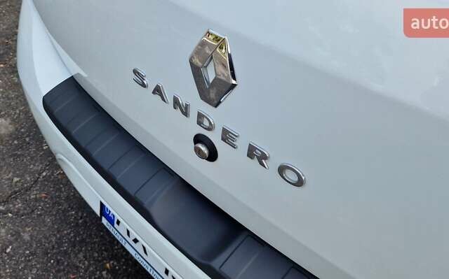 Белый Рено Сандеро, объемом двигателя 0.9 л и пробегом 13 тыс. км за 9870 $, фото 35 на Automoto.ua
