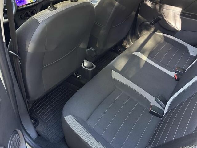 Білий Рено Сандеро, об'ємом двигуна 0.9 л та пробігом 57 тис. км за 9500 $, фото 9 на Automoto.ua