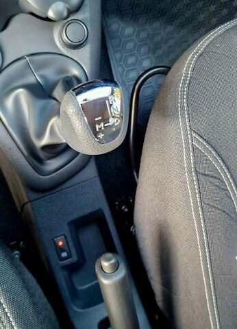 Білий Рено Сандеро, об'ємом двигуна 0.9 л та пробігом 13 тис. км за 9650 $, фото 54 на Automoto.ua