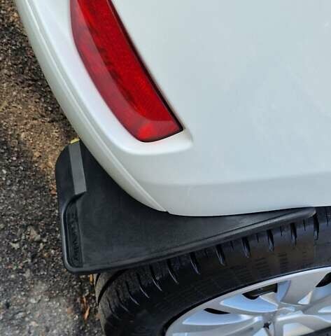 Білий Рено Сандеро, об'ємом двигуна 0.9 л та пробігом 13 тис. км за 9650 $, фото 30 на Automoto.ua