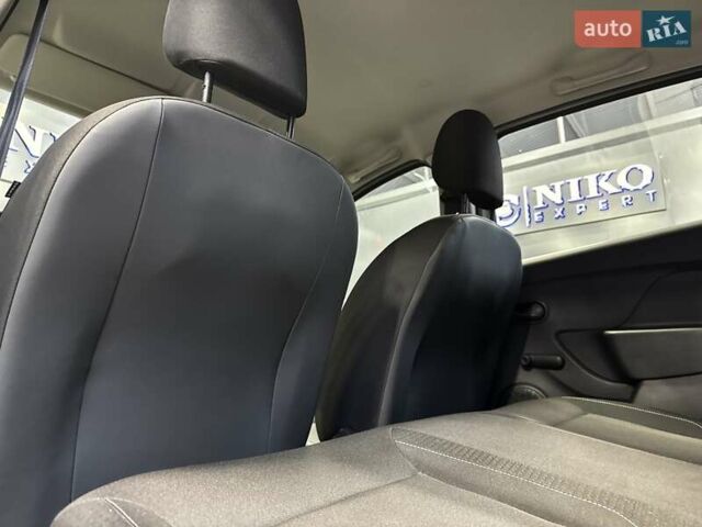 Белый Рено Сандеро, объемом двигателя 1.5 л и пробегом 73 тыс. км за 8500 $, фото 37 на Automoto.ua