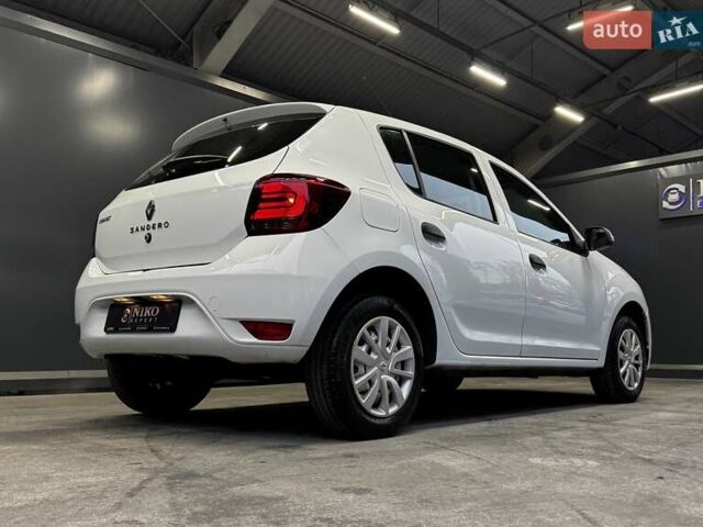 Белый Рено Сандеро, объемом двигателя 1.5 л и пробегом 73 тыс. км за 8500 $, фото 19 на Automoto.ua