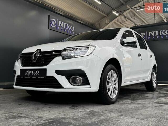 Белый Рено Сандеро, объемом двигателя 1.46 л и пробегом 76 тыс. км за 8900 $, фото 4 на Automoto.ua