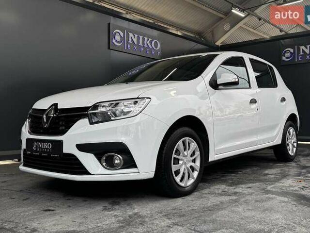 Белый Рено Сандеро, объемом двигателя 1.46 л и пробегом 76 тыс. км за 8900 $, фото 6 на Automoto.ua