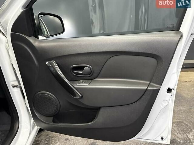 Білий Рено Сандеро, об'ємом двигуна 1.5 л та пробігом 91 тис. км за 9000 $, фото 35 на Automoto.ua