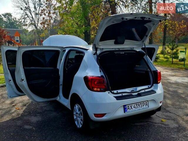 Білий Рено Сандеро, об'ємом двигуна 0.9 л та пробігом 13 тис. км за 9650 $, фото 37 на Automoto.ua