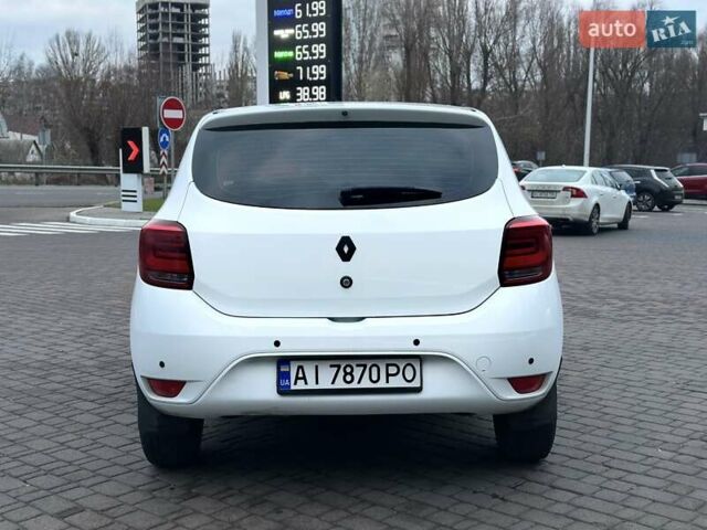 Белый Рено Сандеро, объемом двигателя 1 л и пробегом 135 тыс. км за 8000 $, фото 7 на Automoto.ua