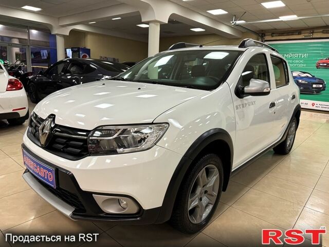 Белый Рено Сандеро, объемом двигателя 1.5 л и пробегом 136 тыс. км за 11000 $, фото 2 на Automoto.ua