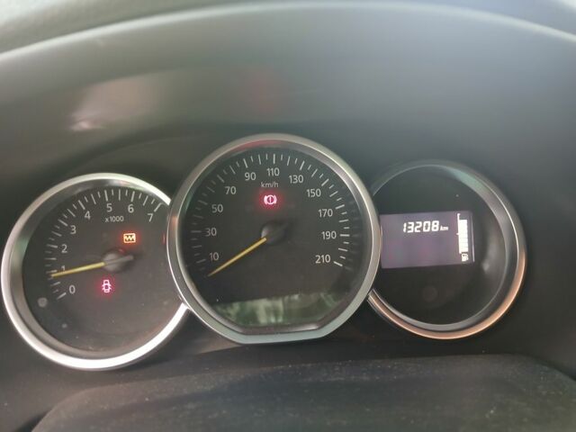 Белый Рено Сандеро, объемом двигателя 1 л и пробегом 13 тыс. км за 10500 $, фото 6 на Automoto.ua