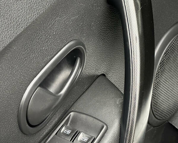 Белый Рено Сандеро, объемом двигателя 1.5 л и пробегом 118 тыс. км за 8900 $, фото 20 на Automoto.ua