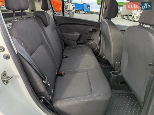 Рено Сандеро 2019 в Виннице на Automoto.ua Белый Рено Сандеро, объемом двигателя 1.46 л и пробегом 137 тыс. км за 8890 $, фото 26 на Automoto.ua