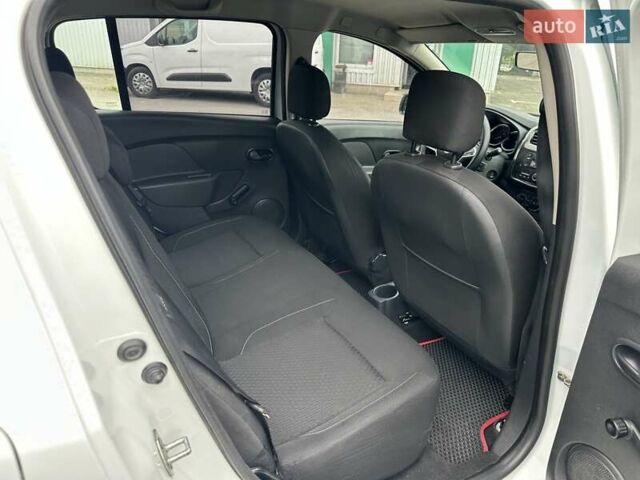 Белый Рено Сандеро, объемом двигателя 1 л и пробегом 168 тыс. км за 6290 $, фото 23 на Automoto.ua