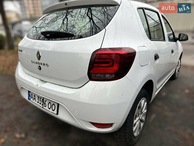 Білий Рено Сандеро, об'ємом двигуна 1.46 л та пробігом 99 тис. км за 8000 $, фото 7 на Automoto.ua