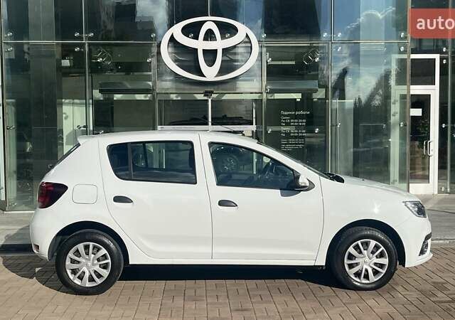 Білий Рено Сандеро, об'ємом двигуна 1.46 л та пробігом 80 тис. км за 8339 $, фото 15 на Automoto.ua