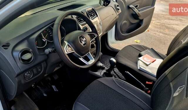 Белый Рено Сандеро, объемом двигателя 0.9 л и пробегом 13 тыс. км за 9870 $, фото 46 на Automoto.ua