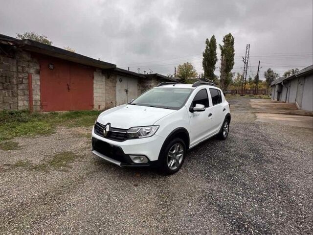 Білий Рено Сандеро, об'ємом двигуна 0.9 л та пробігом 57 тис. км за 9500 $, фото 2 на Automoto.ua