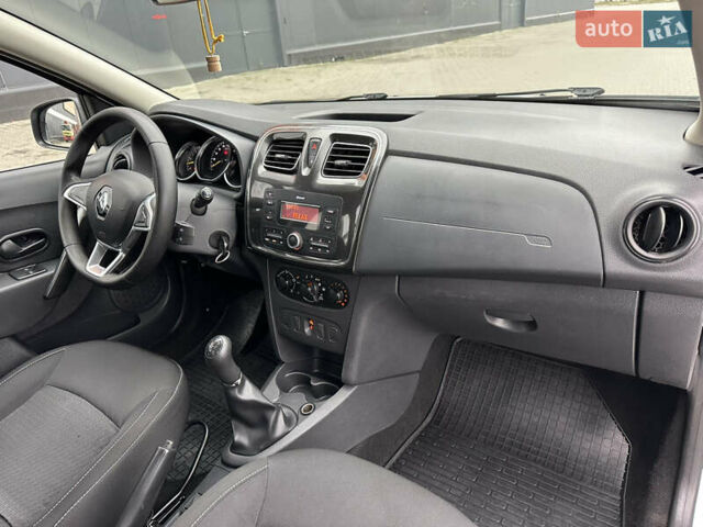 Белый Рено Сандеро, объемом двигателя 1.5 л и пробегом 118 тыс. км за 8900 $, фото 14 на Automoto.ua