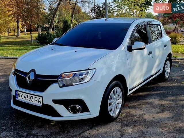 Білий Рено Сандеро, об'ємом двигуна 0.9 л та пробігом 13 тис. км за 9650 $, фото 9 на Automoto.ua