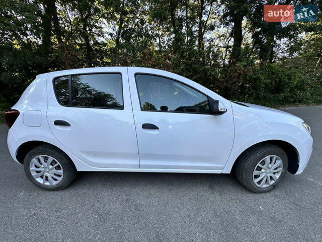 Білий Рено Сандеро, об'ємом двигуна 1.46 л та пробігом 135 тис. км за 8000 $, фото 5 на Automoto.ua
