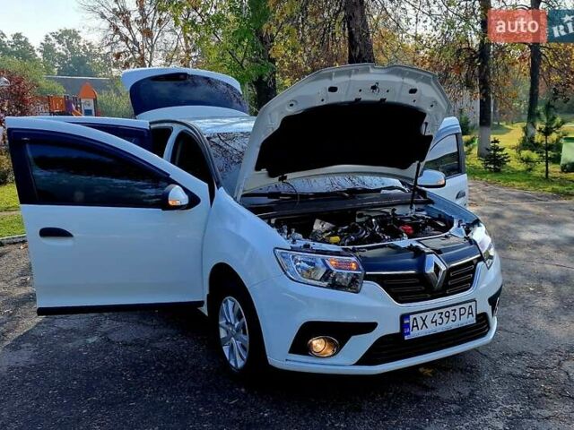 Білий Рено Сандеро, об'ємом двигуна 0.9 л та пробігом 13 тис. км за 9650 $, фото 47 на Automoto.ua