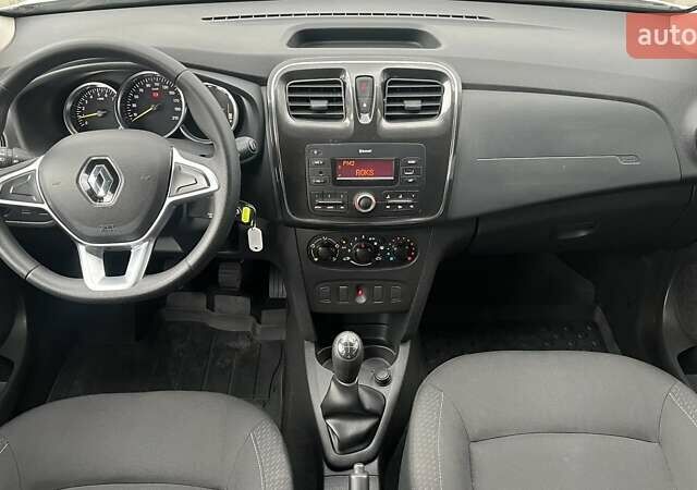 Білий Рено Сандеро, об'ємом двигуна 1.46 л та пробігом 80 тис. км за 8339 $, фото 7 на Automoto.ua