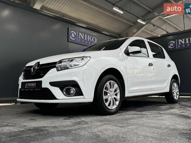 Белый Рено Сандеро, объемом двигателя 1.46 л и пробегом 76 тыс. км за 8900 $, фото 5 на Automoto.ua