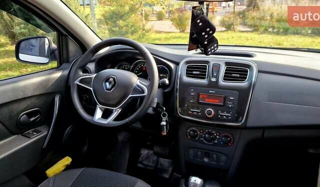 Белый Рено Сандеро, объемом двигателя 0.9 л и пробегом 13 тыс. км за 9870 $, фото 54 на Automoto.ua