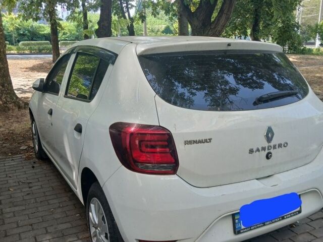 Белый Рено Сандеро, объемом двигателя 1 л и пробегом 13 тыс. км за 10500 $, фото 5 на Automoto.ua