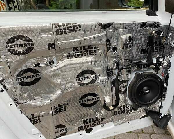 Белый Рено Сандеро, объемом двигателя 1 л и пробегом 60 тыс. км за 8200 $, фото 12 на Automoto.ua