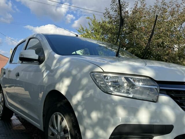 Белый Рено Сандеро, объемом двигателя 1 л и пробегом 80 тыс. км за 14000 $, фото 9 на Automoto.ua