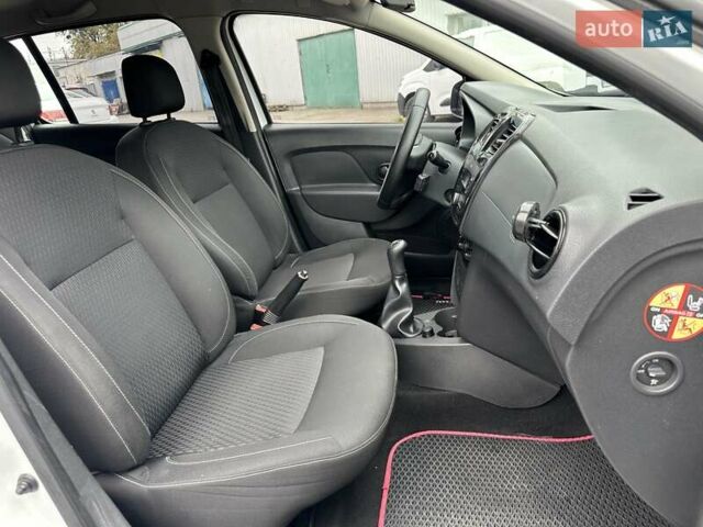 Білий Рено Сандеро, об'ємом двигуна 1 л та пробігом 168 тис. км за 5990 $, фото 21 на Automoto.ua